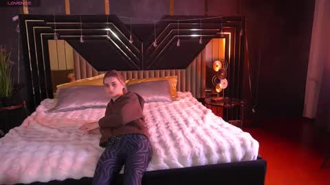 DiamondNina online show from March 8, 2:15 am