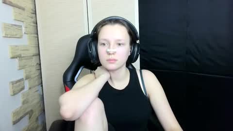 diana_back3 online show from November 16, 2:08 pm