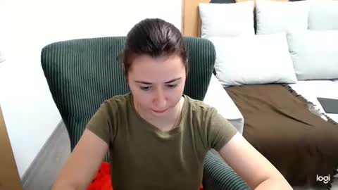 Snapshot of dianasmiey7 chatting on September 18, 8:29 am dianasmiey7 online show from September 18, 8:29 am