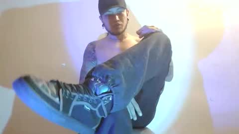 DICAPRIO online show from March 9, 4:17 am