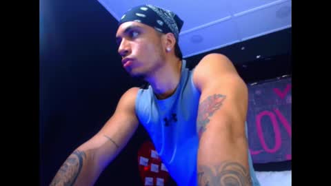 Snapshot of diego__cruz chatting on February 19, 5:49 pm Diego online show from February 19, 5:49 pm