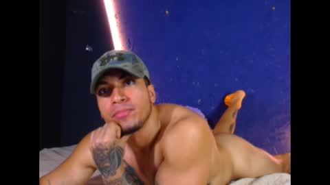 Snapshot of diego__cruz chatting on February 21, 6:04 pm Diego online show from February 21, 6:04 pm
