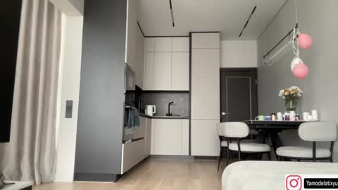 Snapshot of diffgirls chatting on October 18, 10:41 am Tanya online show from October 18, 10:41 am