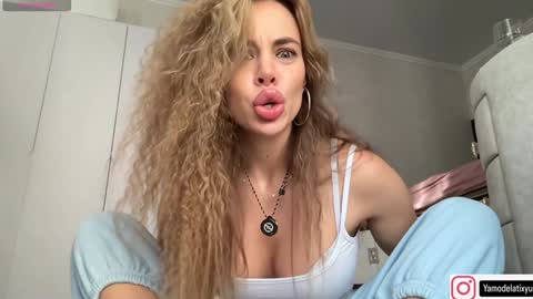 Snapshot of diffgirls chatting on September 14, 12:39 pm Tanya online show from September 14, 12:39 pm