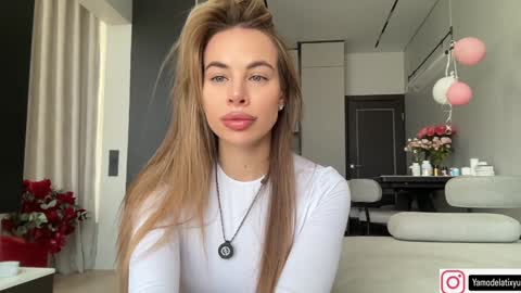 Snapshot of diffgirls chatting on October 7, 10:33 am Tanya online show from October 7, 10:33 am