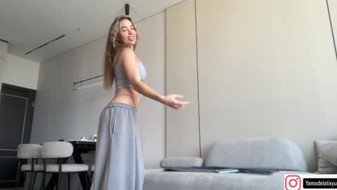 Snapshot of diffgirls chatting on October 29, 9:44 am Tanya online show from October 29, 9:44 am