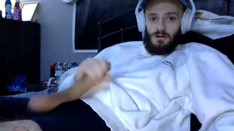 Snapshot of digbicknik chatting on February 18, 11:44 am digbicknik online show from February 18, 11:44 am