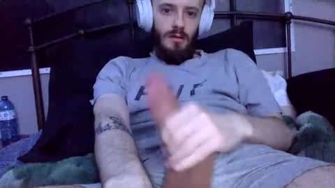 Snapshot of digbicknik chatting on February 23, 6:49 am digbicknik online show from February 23, 6:49 am