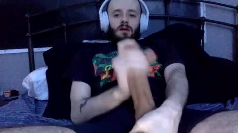 Snapshot of digbicknik chatting on February 17, 11:54 pm digbicknik online show from February 17, 11:54 pm