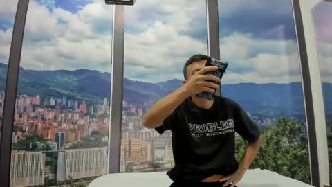 dilanandking online show from June 1, 1:34 pm