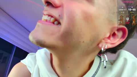 Julian Independent Model online show from December 3, 12:09 am