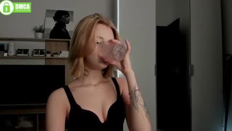 Dina online show from December 6, 7:15 am