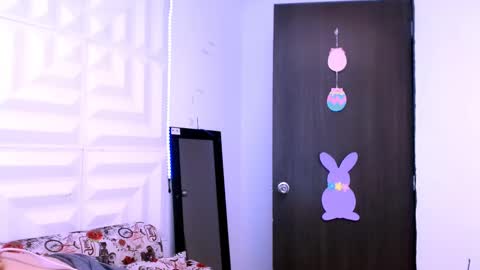 DINA online show from March 12, 7:14 pm