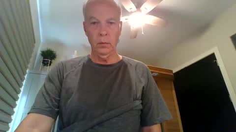 dinger524678 online show from March 20, 9:20 pm