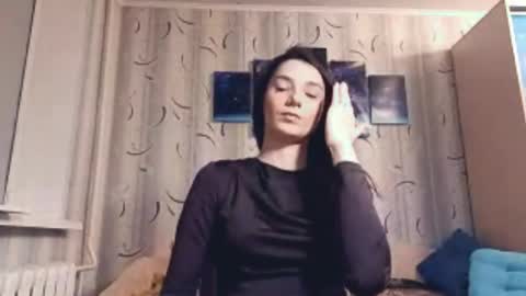 dinorahfleeks online show from March 7, 7:25 pm