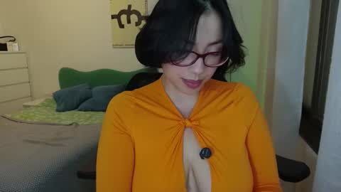 Anglica A online show from November 1, 6:40 pm