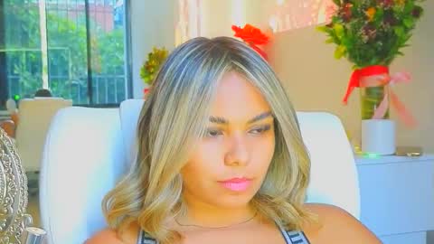 diosadeluniverso_ online show from March 7, 9:48 pm