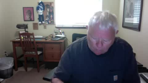 dirtrider195080438 online show from June 25, 5:07 pm
