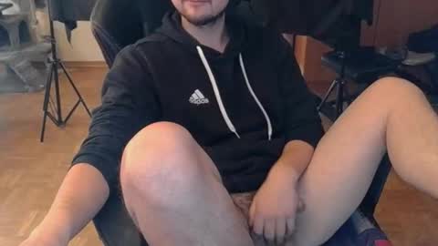 Snapshot of dirty_fun_boy chatting on October 31, 9:53 am dirty_fun_boy online show from October 31, 9:53 am