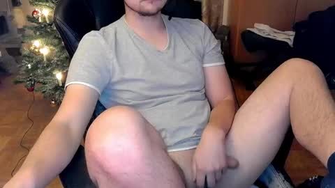 Snapshot of dirty_fun_boy chatting on December 14, 6:52 pm dirty_fun_boy online show from December 14, 6:52 pm