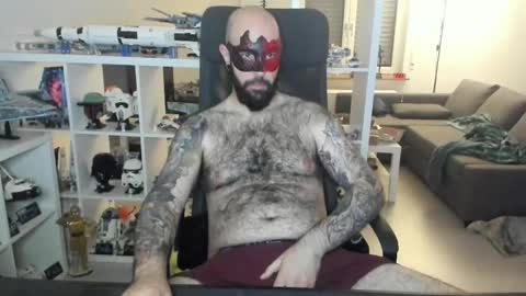 Snapshot of dirtybalws chatting on October 31, 9:37 pm Robert online show from October 31, 9:37 pm