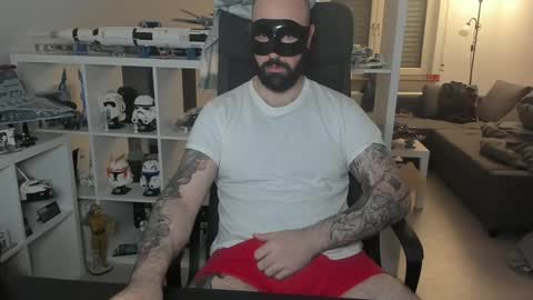 Snapshot of dirtybalws chatting on December 22, 7:10 pm Robert online show from December 22, 7:10 pm