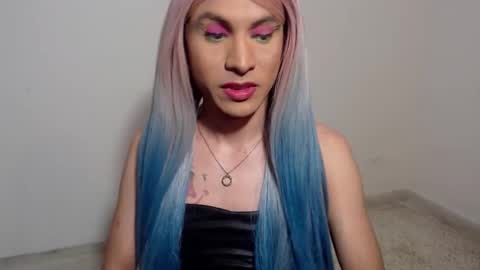 dirtydanezka online show from December 4, 10:15 am