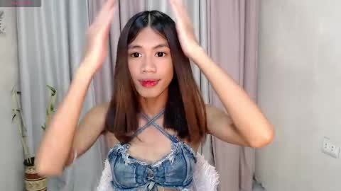 Ivana  Yanna and Elisha online show from April 19, 6:10 pm