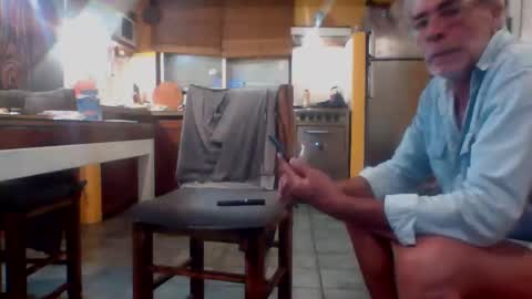 discretopasivo online show from March 31, 1:06 am