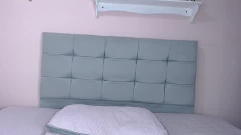 disyamil_pineda online show from March 21, 8:19 am