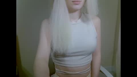 DitaMilton online show from October 16, 9:02 pm