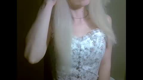 DitaMilton online show from October 25, 7:36 pm