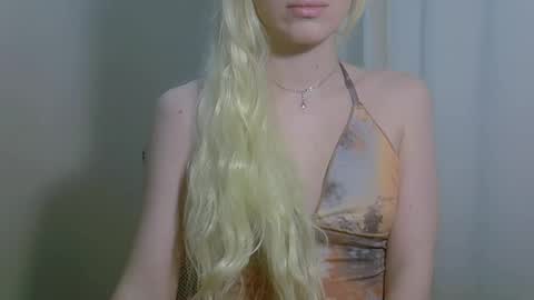 DitaMilton online show from December 4, 8:41 pm