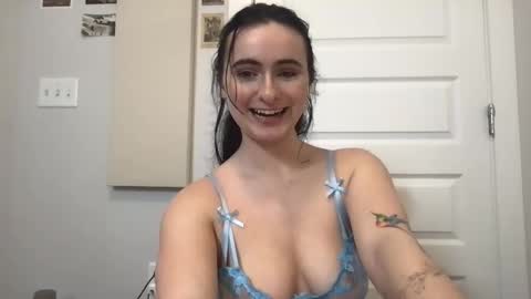 Divine Hips online show from February 3, 4:52 pm