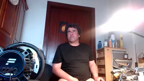 divitimido online show from February 4, 5:00 am