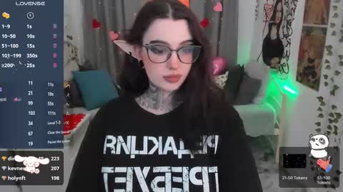 dixipixi_ online show from February 14, 11:42 am