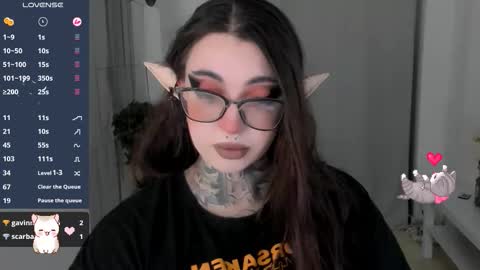 dixipixi_ online show from October 19, 6:40 am