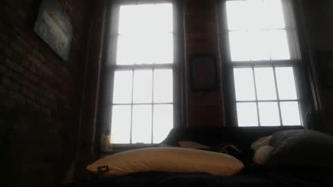 Snapshot of dj_chaterbate chatting on December 22, 3:44 pm DJ Chaterbate online show from December 22, 3:44 pm