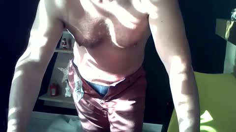 Snapshot of doggydaddi chatting on December 16, 7:48 am Alex online show from December 16, 7:48 am