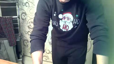 Snapshot of doggydaddi chatting on December 2, 6:35 am Alex online show from December 2, 6:35 am