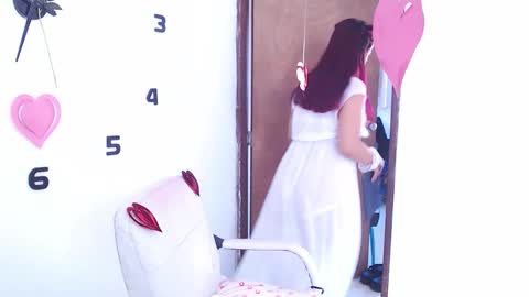 doll_and_thebrown online show from February 13, 9:07 pm