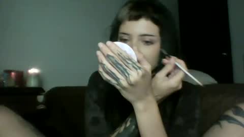 doll_dollys_ online show from June 17, 12:48 am