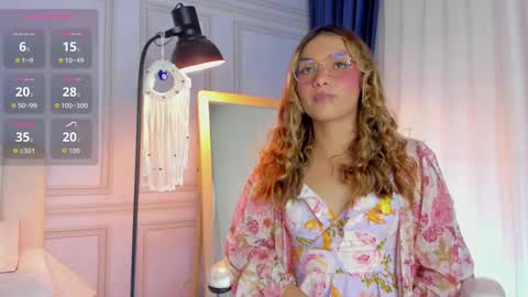 doll_isa_ online show from September 19, 7:50 pm