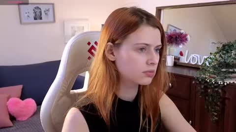 Your doll Lesli online show from March 8, 6:10 am