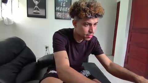 DollarHot30 online show from April 2, 6:15 pm