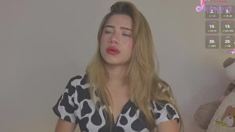 DollFaceInk online show from March 27, 11:44 am