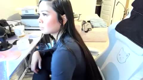 DOLLLFACE online show from March 15, 2:05 am