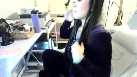 DOLLLFACE online show from March 7, 2:11 am