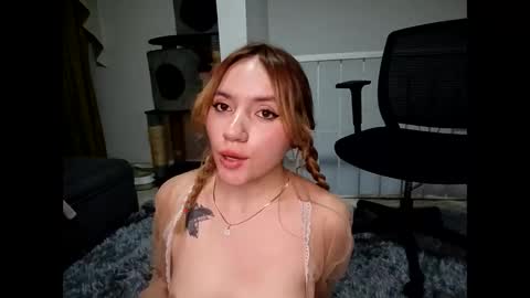 dollvexia_ online show from February 11, 10:02 pm