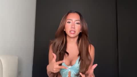 Dolly Rhodes online show from January 15, 11:35 pm